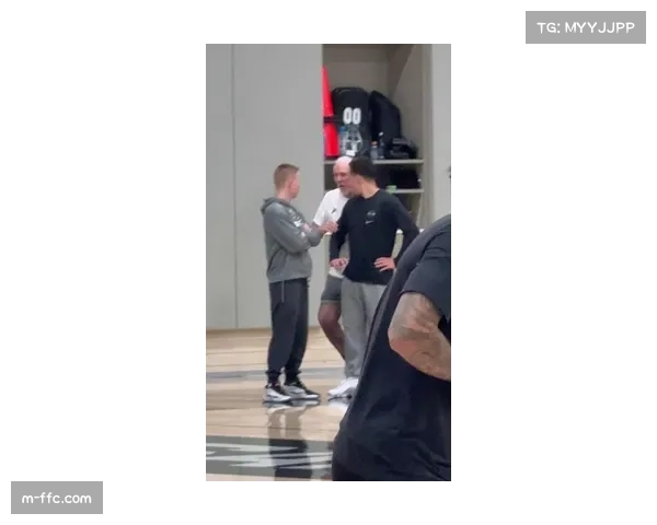 马刺CEO透露波波维奇康复进展，邓肯帕克等人回圣城探望恩师